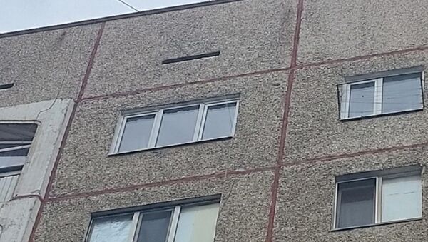 Женщина с тремя детьми выпала из окна - Sputnik Казахстан