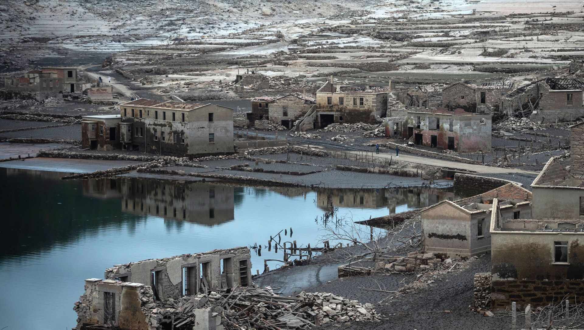 Затопленная испанская деревня Асередо всплыла через 30 лет  - Sputnik Казахстан, 1920, 25.11.2021