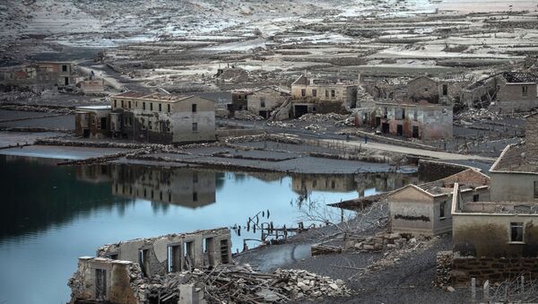 Затопленная испанская деревня Асередо всплыла через 30 лет  - Sputnik Казахстан