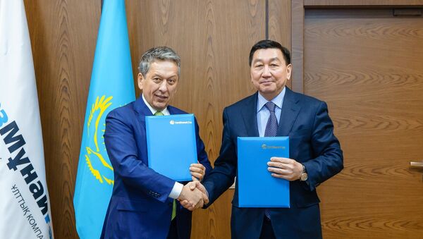 Председатель правления КМГ Алик Айдарбаев и генеральный директор ПАО Татнефть  Наиль Маганов - Sputnik Казахстан