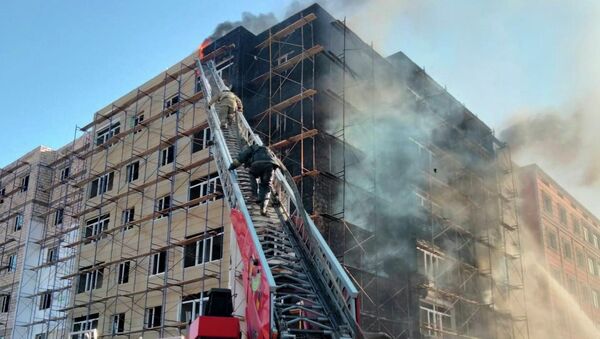 Пожар в строящемся доме в Актау - Sputnik Қазақстан
