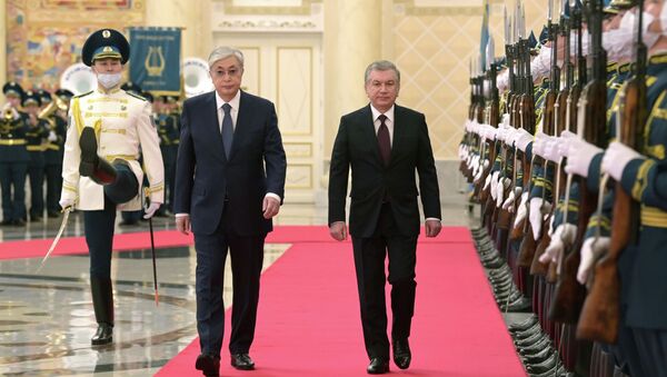 Президент Казахстана провел переговоры с Президентом Узбекистана в узком составе - Sputnik Қазақстан