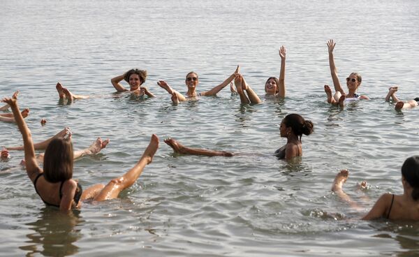 Известные курорты Мертвого моря с удовольствием приняли участниц Miss Universe на своих пляжах.  - Sputnik Казахстан
