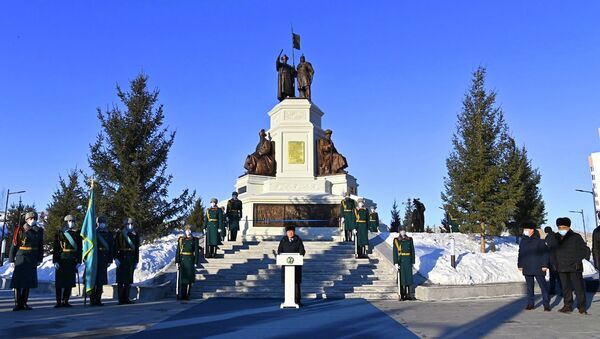 Монумент независимости открыли в Усть-Каменогорске - Sputnik Казахстан