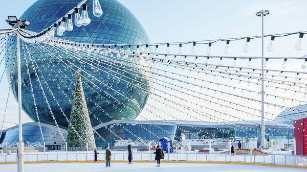 Ледовый каток на территории EXPO - Sputnik Казахстан