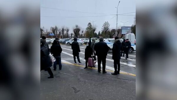 В аэропорт Шымкента поступила информация о заложенной бомбе - как это было  - Sputnik Казахстан