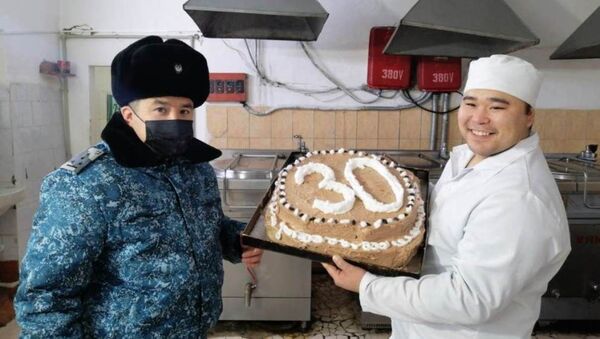 Торт для детей-сирот испек осужденный - Sputnik Казахстан