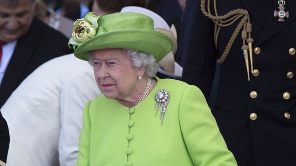 Королева Великобритании Елизавета II во время торжественной церемонии празднования 70-летия высадки союзников в Нормандии. - Sputnik Казахстан