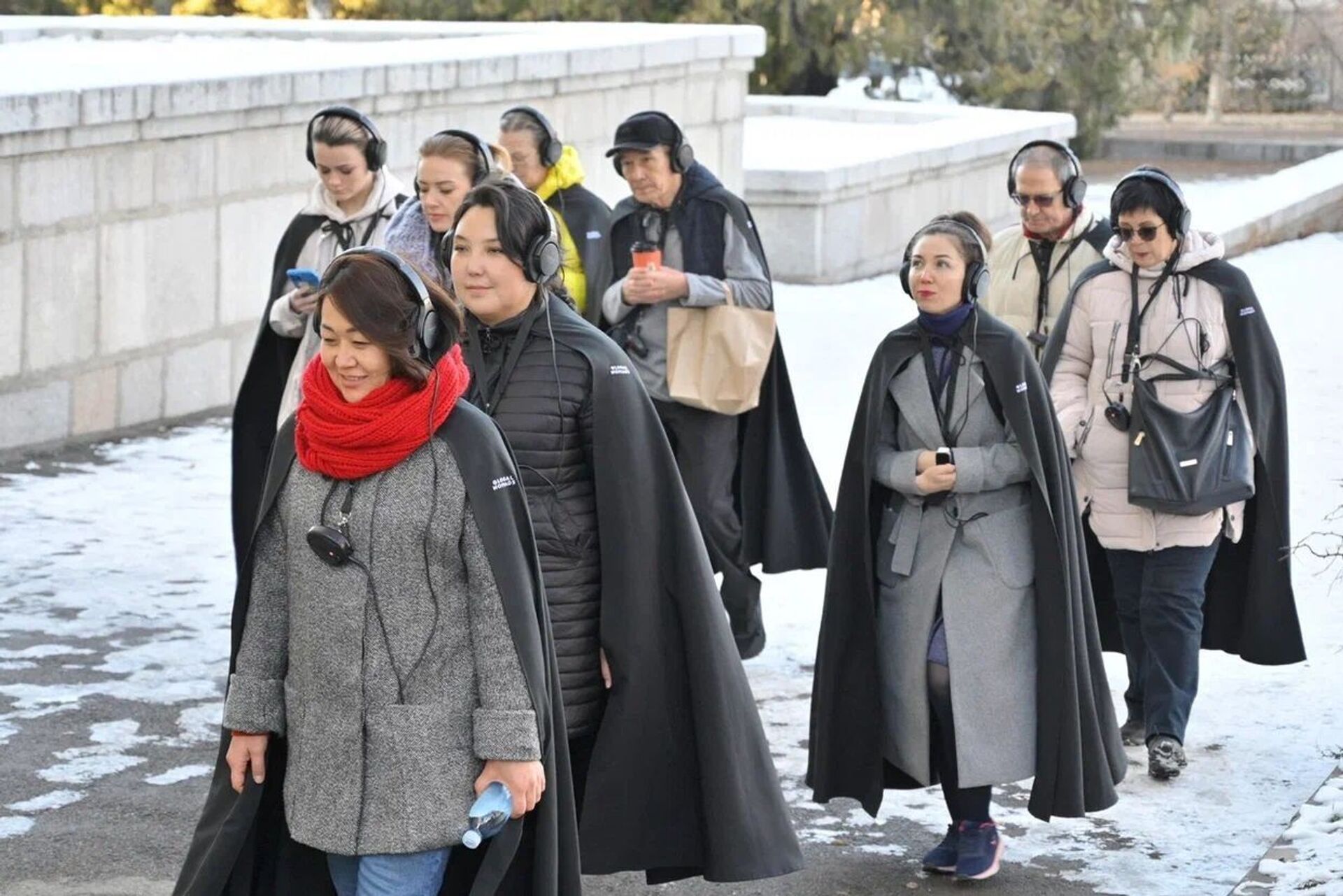Участников иммерсивного спектакля приняли за митингующих в Алматы - Sputnik Казахстан, 1920, 01.02.2022