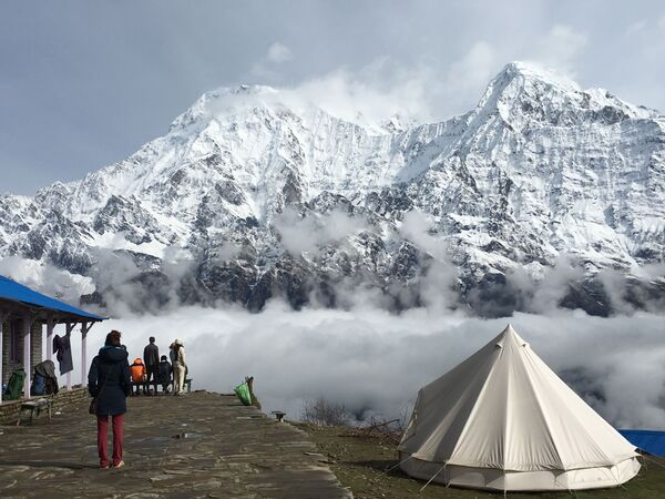 Удивительный южный склон Аннапурны в Гималаях. Аннапурна считается самым опасным восьмитысячником - уровень смертности среди альпинистов за все годы восхождений достигает 32%. - Sputnik Казахстан