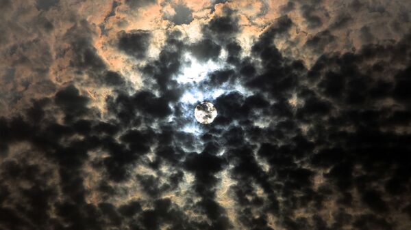 Солнце, пробивающееся сквозь облака, Кувейт - Sputnik Қазақстан