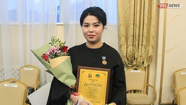 Аким Павлодарской области наградил фельдшера скорой помощи  - Sputnik Қазақстан