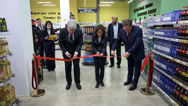Посол России в Казахстане открыл в Нур-Султане первый супермаркет «Матрешка» - Sputnik Казахстан