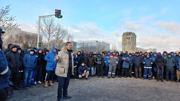 В Мангистауской области люди вышли на митинги из-за удорожания цен на газ - Sputnik Казахстан
