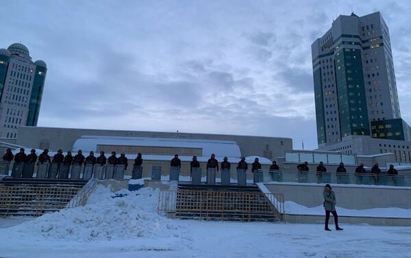 Подходы к зданиям правительства и парламента в Нур-Султане заблокированы силами специального назначения  - Sputnik Казахстан