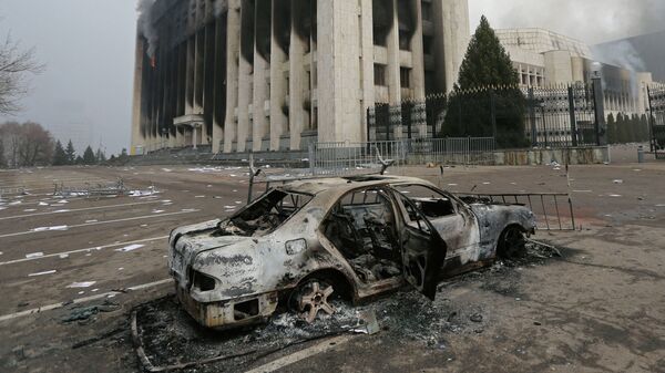 Здание акимата, которое было подожжено во время акций протеста в Алматы - Sputnik Казахстан