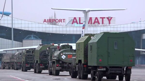 Военная техника российской части миротворческих сил ОДКБ на аэродроме в Алма-Ате - Sputnik Казахстан