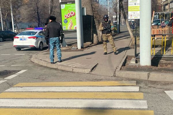 В Алматы перекрыты улицы для проезда кортежа  - Sputnik Казахстан