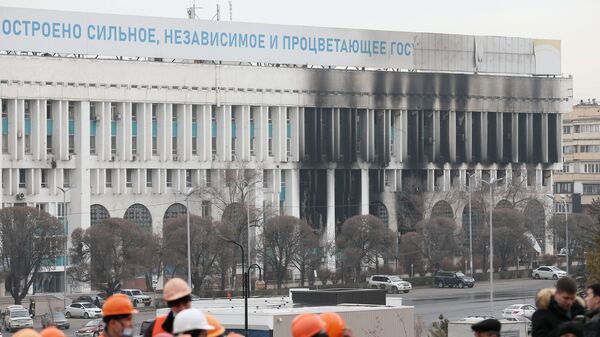 Пострадавшее от пожара здание Акимата в Алма-Ате - Sputnik Қазақстан