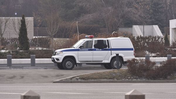 Полицейский автомобиль на улице Алматы - Sputnik Казахстан