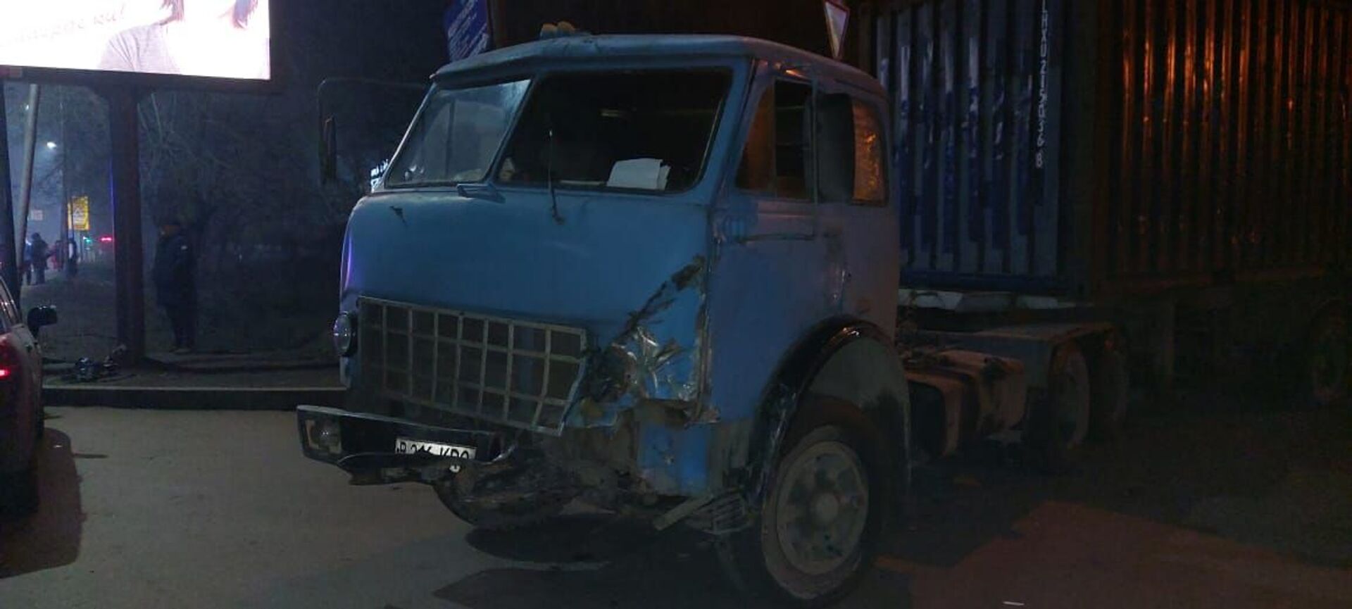 Subaru влетел в грузовик - Sputnik Казахстан, 1920, 01.02.2022