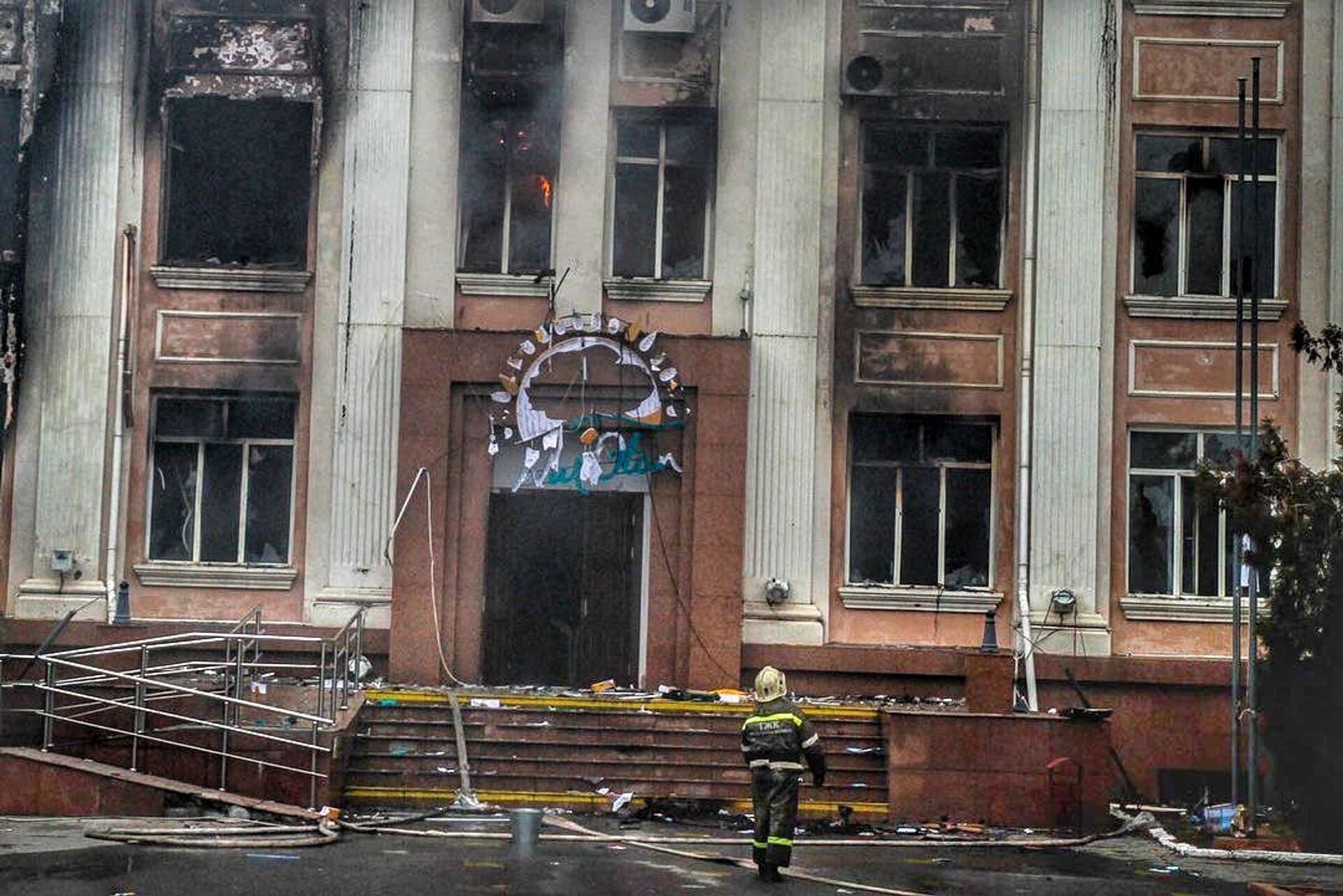 Пожар в здании Нур Отан - Sputnik Казахстан, 1920, 01.02.2022