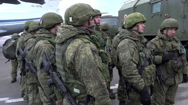 Продолжается переброска основных сил российских миротворцев ОДКБ в Казахстан - Sputnik Қазақстан