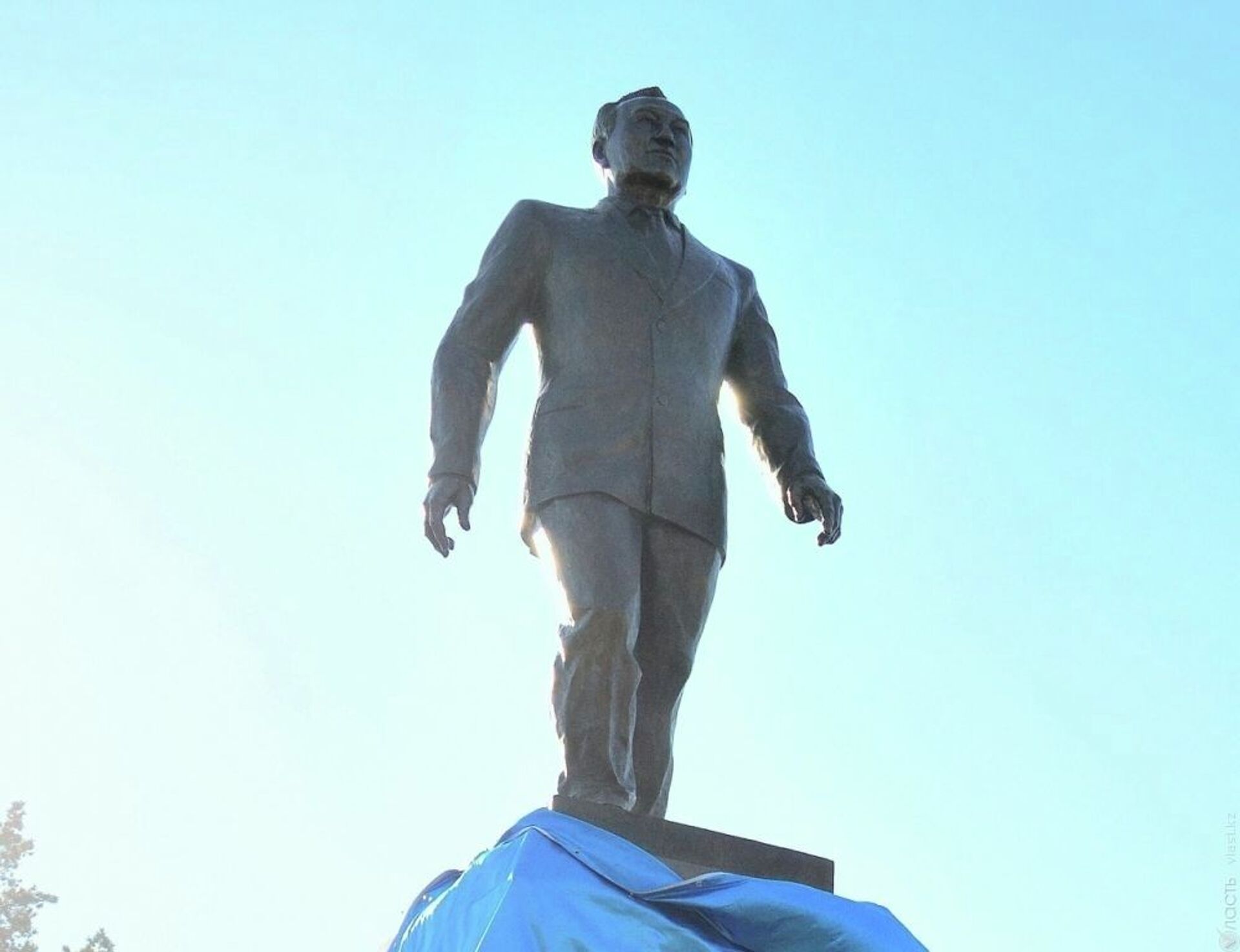 Памятник Нурсултану Назарбаеву в Талдыкоргане - Sputnik Қазақстан, 1920, 01.02.2022