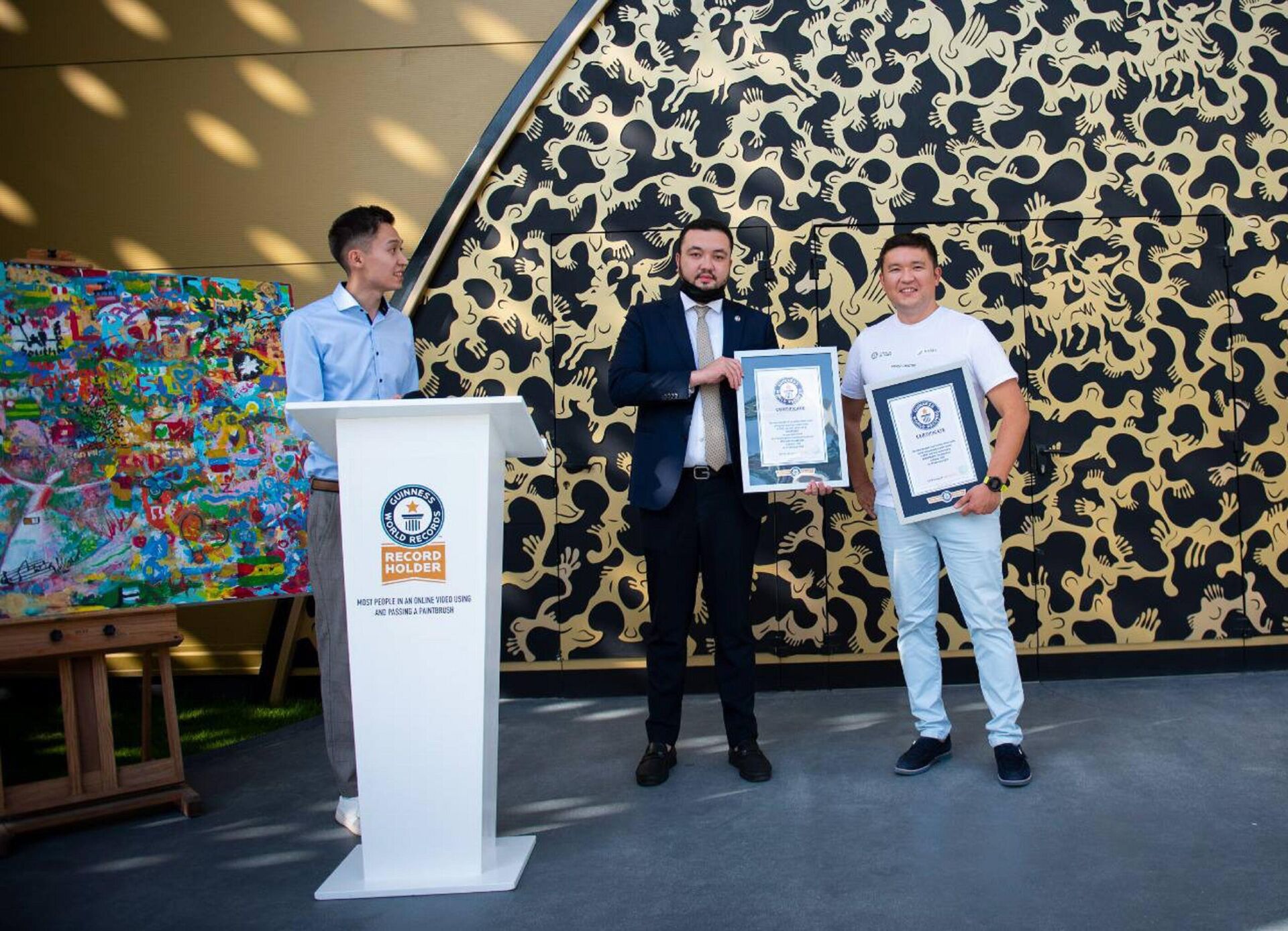 Арт-проект Картина Мира, представленный в Национальном павильоне Республики Казахстан на EXPO 2020 Dubai, удостоился сертификата Книги рекордов Гиннесса - Sputnik Казахстан, 1920, 02.02.2022