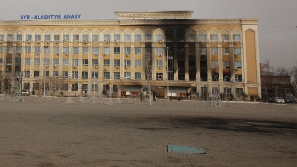 Во время массовых беспорядков в здании Кызылординского областного суда полностью сгорели три нижних этажа - Sputnik Казахстан