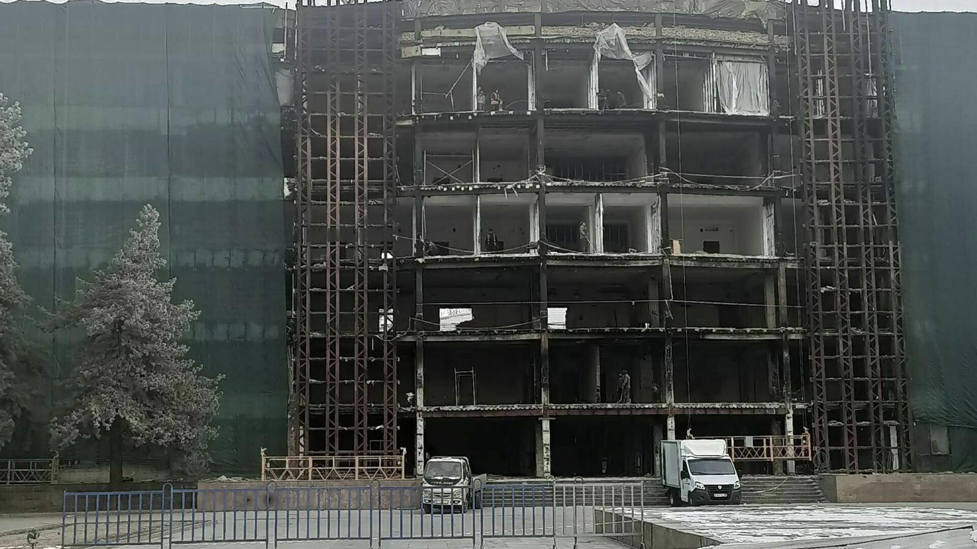 Здание Акимата Алматинской области пострадало в результате январских беспорядков - Sputnik Казахстан, 1920, 07.02.2022