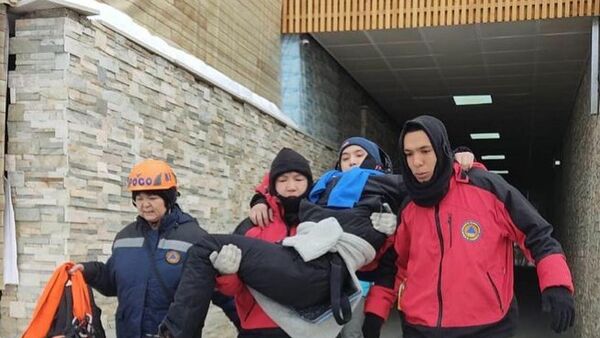 Спасатели спасли туриста в горах Заилийского Алатау - Sputnik Казахстан