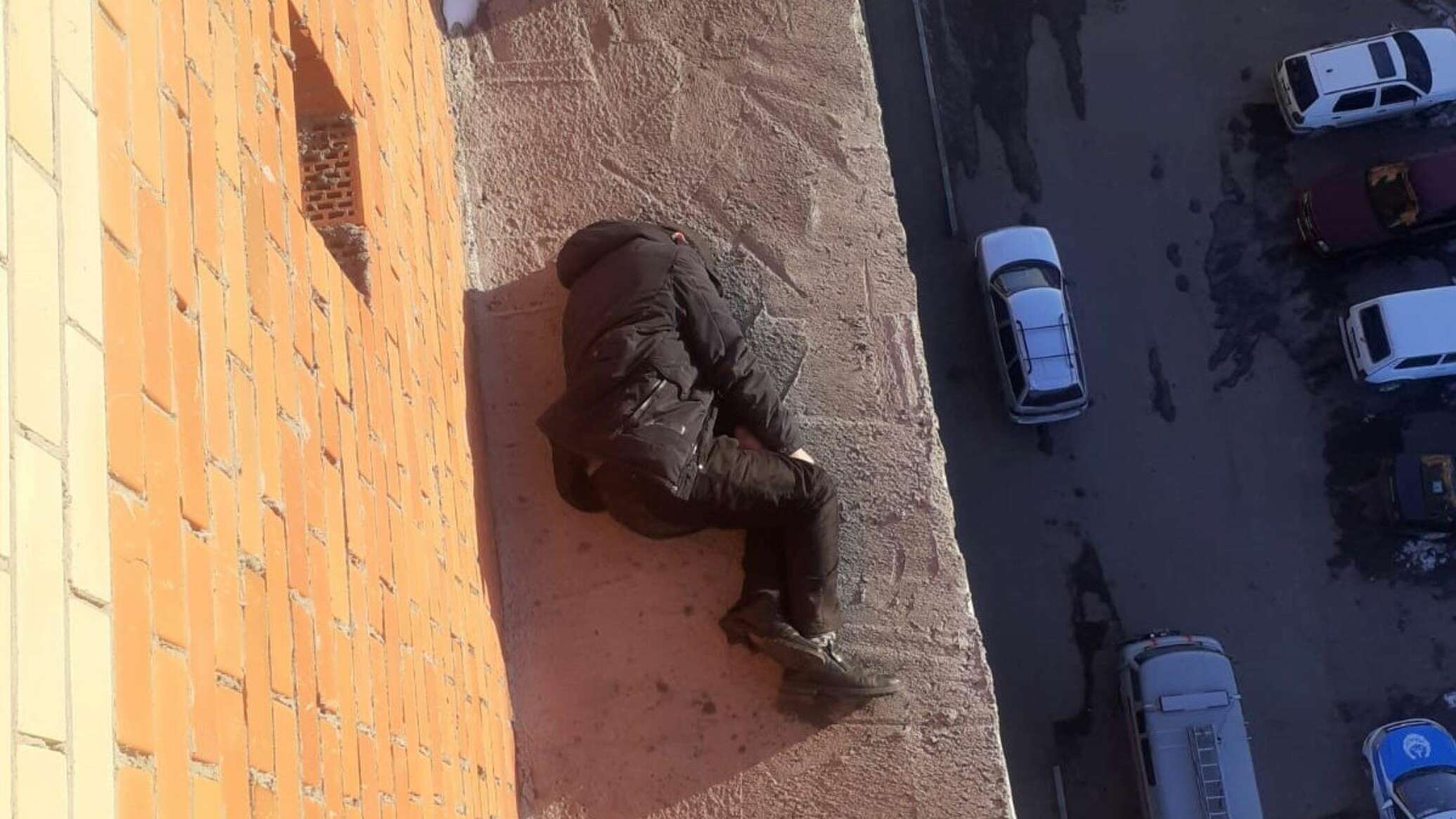 Клубта стриптиз жасап жатқан жалаңаш әйелдердің видеосы Соғыс туралы порно фильмдерді қараңыз