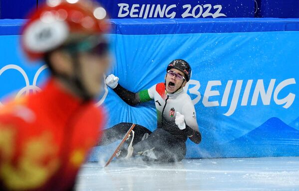 Венгерский шортрекист Шаолинь Шандор Лю на Олимпиаде-2022 в Пекине. - Sputnik Казахстан
