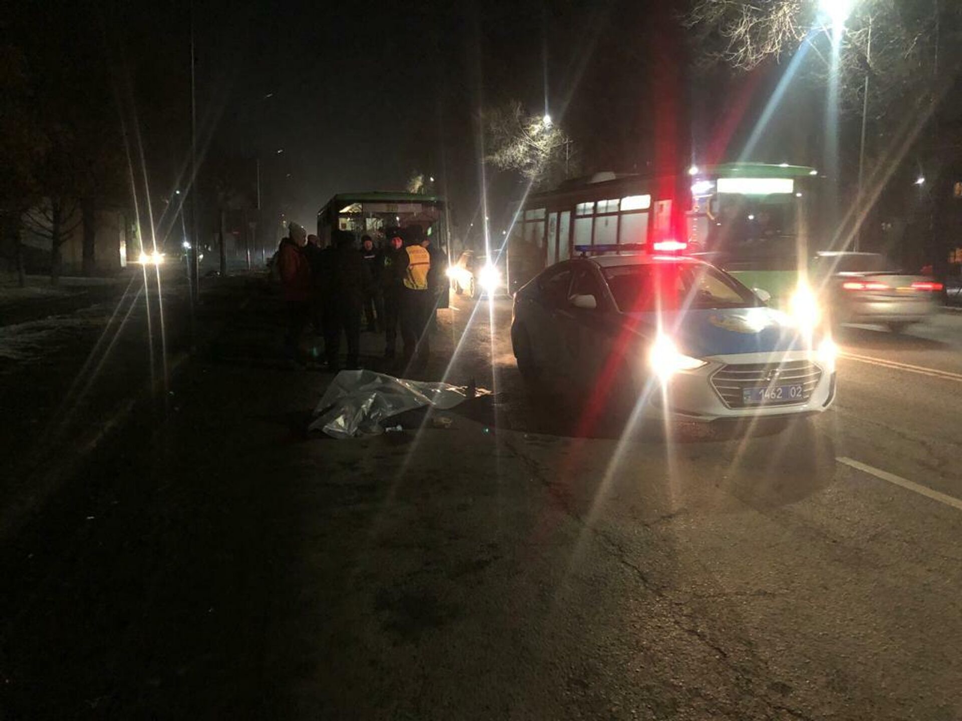 Автобус сбил пешехода. В Петропавловске кз сбили пешехода. Авария на дороге Сарыагаш Шымкент Алматы 2 ноября 2022. Казахстан автобус сбил 6 человек.
