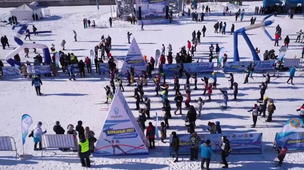Буранам назло: в Нур-Султане прошел фестиваль зимнего спорта  - Sputnik Казахстан
