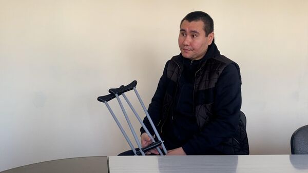 Перехватило дыхание, когда пуля попала в бронежилет: полицейский рассказал о погроме в акимате Алматы - Sputnik Казахстан