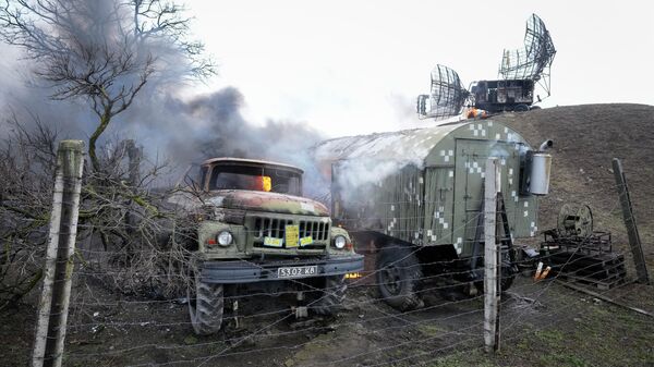 Разрушения на украинкском военном объекте близ Мариуполя - Sputnik Қазақстан