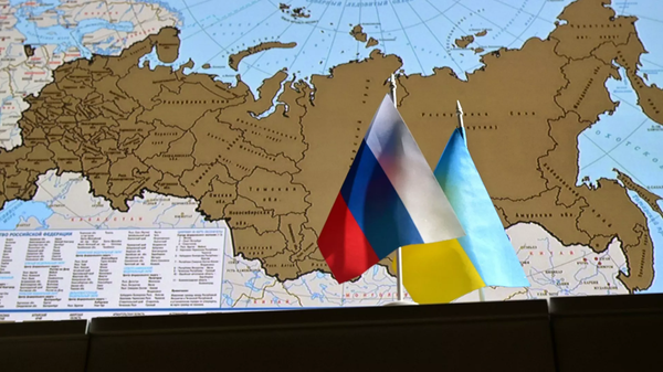 Флаги России и Украины  - Sputnik Қазақстан