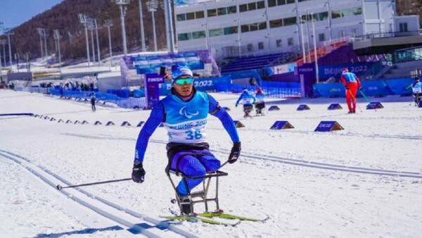Казахстанский паралимпиец Ербол Хамитов пришел седьмым на лыжной гонке - Sputnik Казахстан