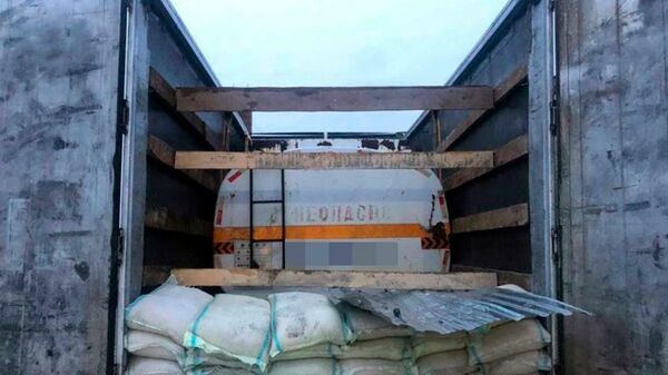Из Казахстана пытались вывезти 80 тонн бензина под видом цемента - Sputnik Казахстан