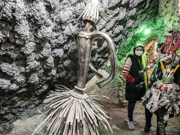 Пещерный музей Вазири пользуется успехом и популярностью как у местных, так и иностранных  туристов.   - Sputnik Казахстан
