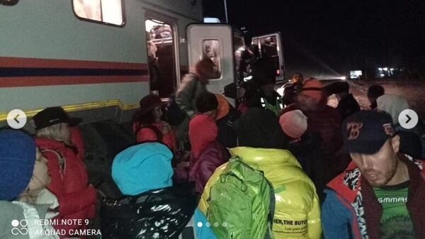 Более полусотни туристов из сломавшегося автобуса эвакуировали в Алматинской области - Sputnik Казахстан