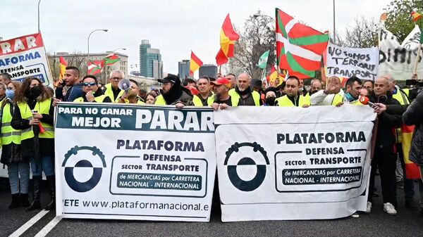 Работники транспортной сферы в Испании протестуют против роста цен на топливо
 - Sputnik Казахстан