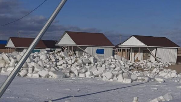 Лед и ветер снесли объекты двух десятков предпринимателей на курорте Камбаш - Sputnik Казахстан