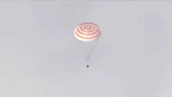 Экипаж пилотируемого корабля Союз МС 19 вернулся на Землю.  - Sputnik Казахстан