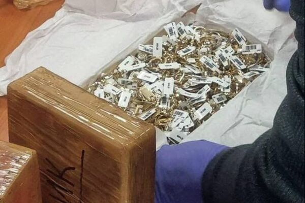 Пограничники пресекли крупную контрабанду золота - Sputnik Казахстан
