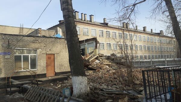 Обрушение крыши школы в СКО - Sputnik Казахстан