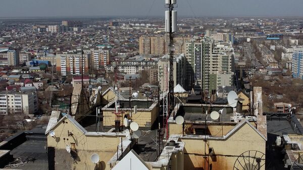 Антенны сотовой связи на крышах жилых зданий - Sputnik Казахстан