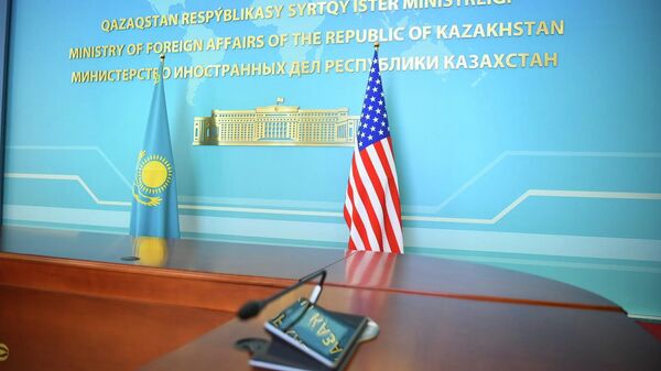Рабочий визит заместителя государственного секретаря США по вопросам гражданской безопасности, демократии и прав человека Узры Зея в Казахстан - Sputnik Казахстан